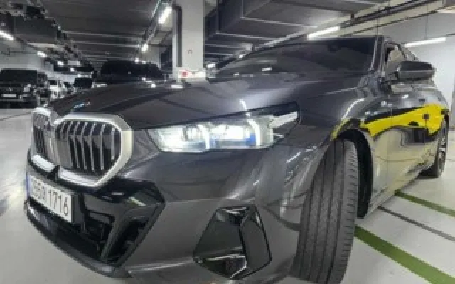 인천중고차매입사이트 5시리즈 (G60) 530i xDrive 매물 사진 14 - 2025/01 34,258km