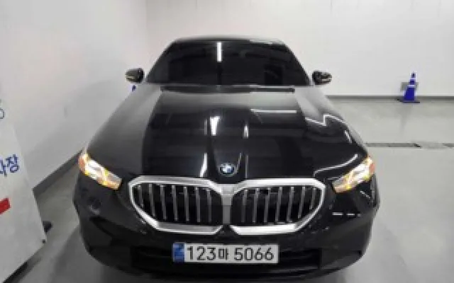 인천중고차매입사이트 5시리즈 (G60) 530i xDrive 매물 사진 7 - 2025/08 15,070km