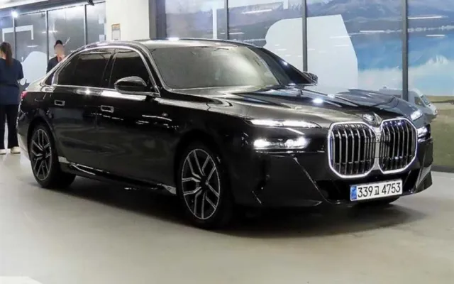 인천중고차매입사이트 7시리즈 (G70) 740i sDrive M 스포츠 매물 사진 12 - 2023/09 69,678km