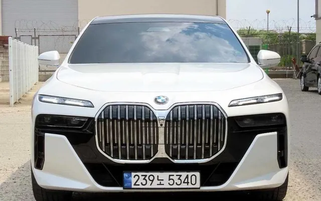 인천중고차매입사이트 7시리즈 (G70) 740i sDrive M 스포츠 매물 사진 17 - 2023/08 38,480km